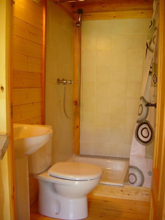 Camping Vall De Ribes Ribes De Freser Oda fotoğraf